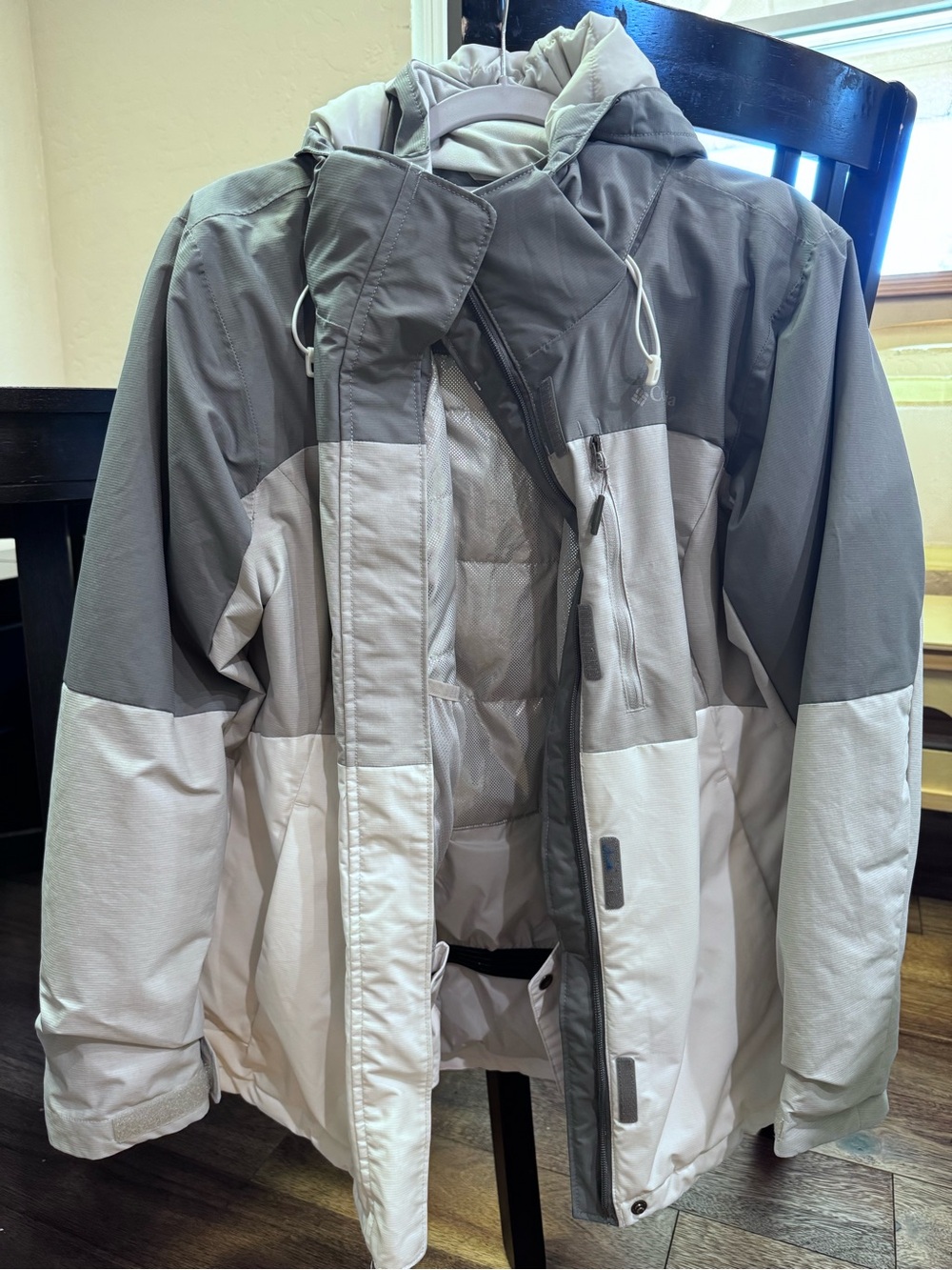 Columbia Women’s Two-Tone Gray Hooded Ski Jacket
